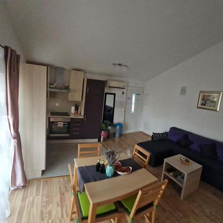 Apartman Relax Leilighet Marina Eksteriør bilde