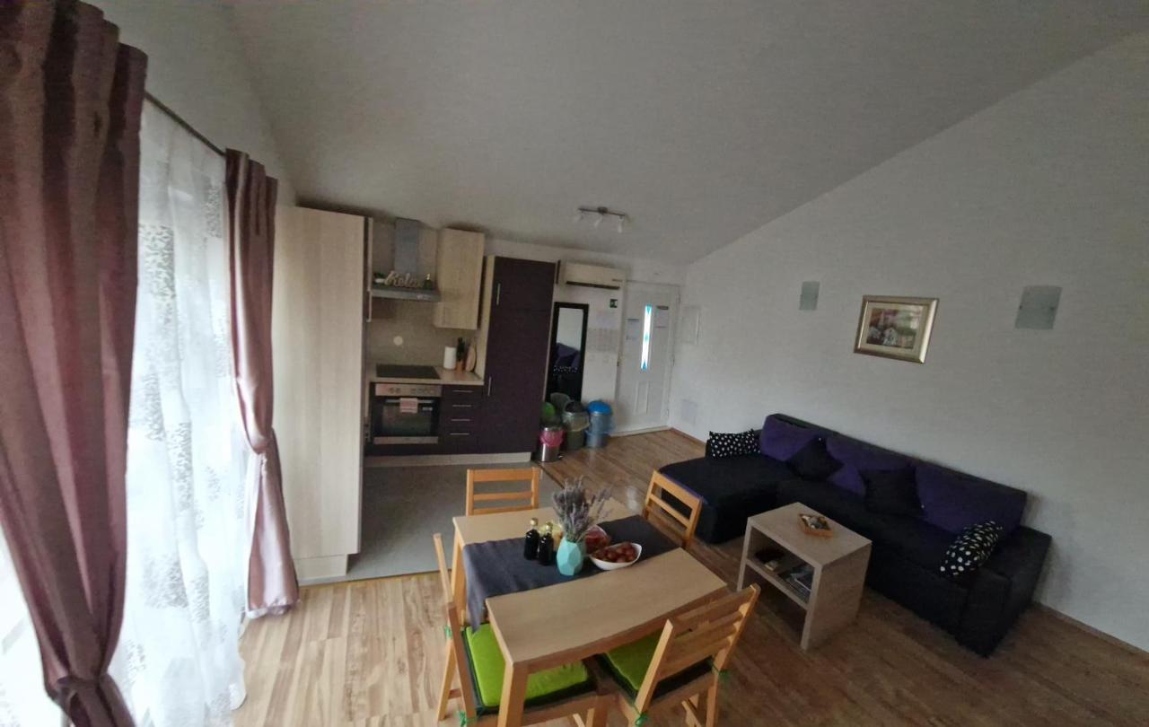 Apartman Relax Leilighet Marina Eksteriør bilde